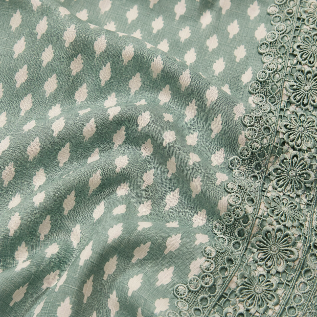 Pakistani Lawn Suit